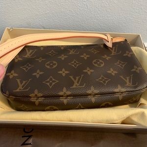 Louis Vuitton Pochette Monogram